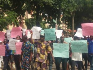 Agidingbi residents storm Lagos Assembly, protest move to take over properties